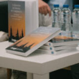 Libros con páginas solidarias